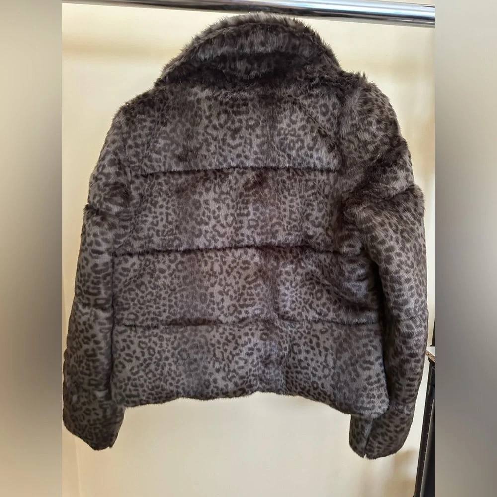 Abercrombie & Fitch mini puffer jacket leopard print - Picture 2 of 8